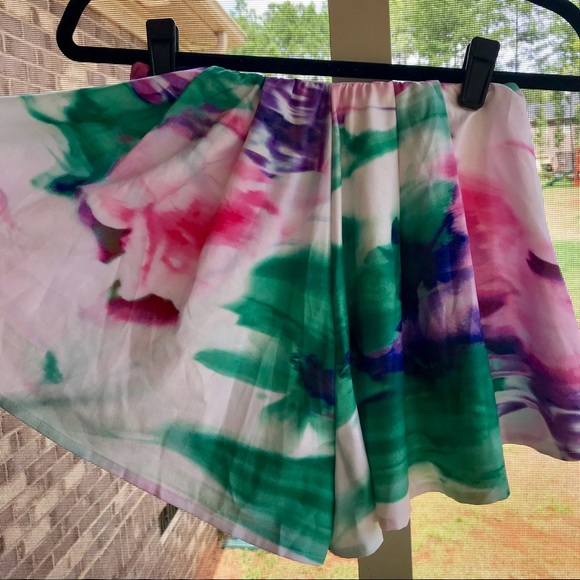 Two Piece Short Set - Picture 3 of 5